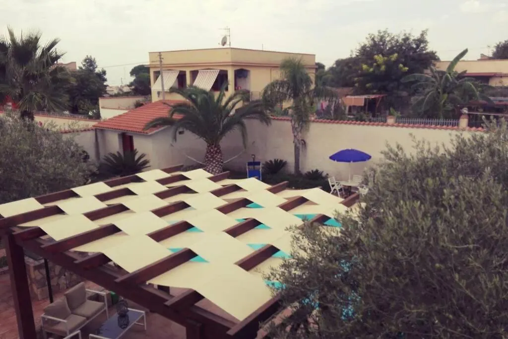 Casa Vacanza In Villa Con Piscina! Triscina 0*,